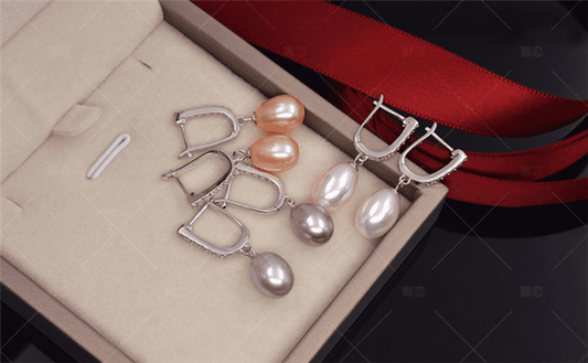 Blocky U-Shaped Pearl Earrings