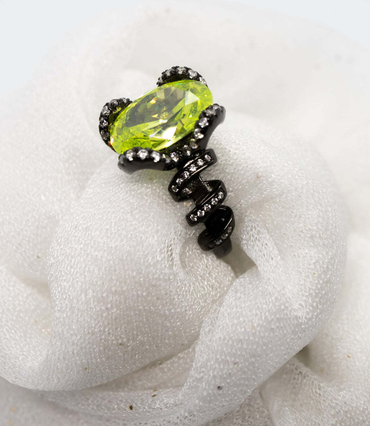 Night Apple Green Ring
