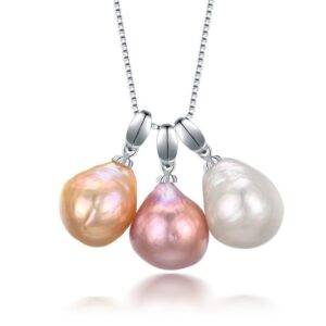 Shimmering Pearl Trio Necklace